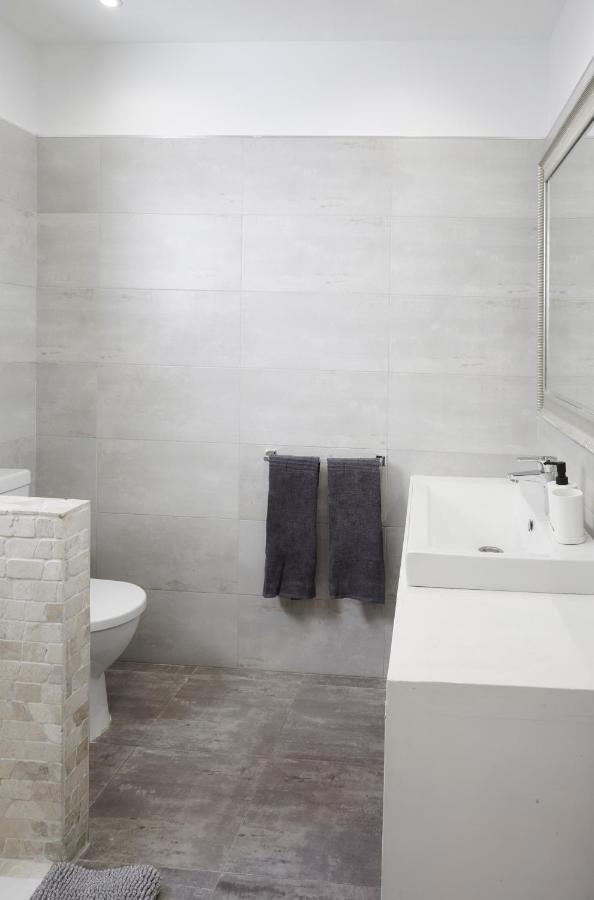City Center Penthouse With Solarium 2 Minutes From The Beach フエンヒロラ エクステリア 写真